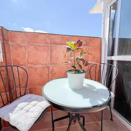 Cozy Flat With Terrace Apartman