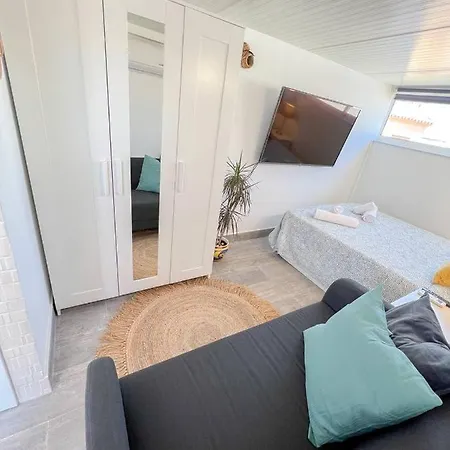 Apartment Cozy Flat With Terrace Torremolinos