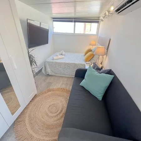 Cozy Flat With Terrace Apartment *